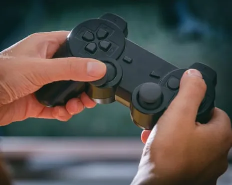 Why Do Some Players Reverse Their Controls? Researchers Now Have Insights, And They Are Not What You Think